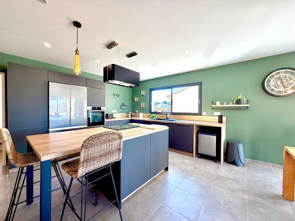 Villa les vignes - 7 personnes sur Saint-Chaptes Bed and Breakfast in Provence