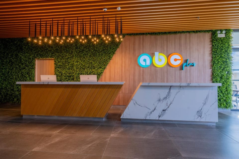 On-site shops, Lobby or reception