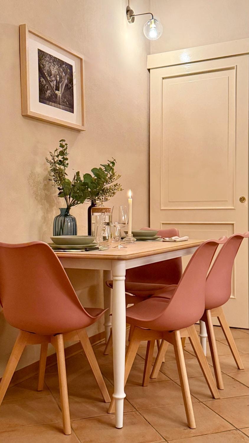 Elegance & Design In The Historic Center Apartment in Bologna