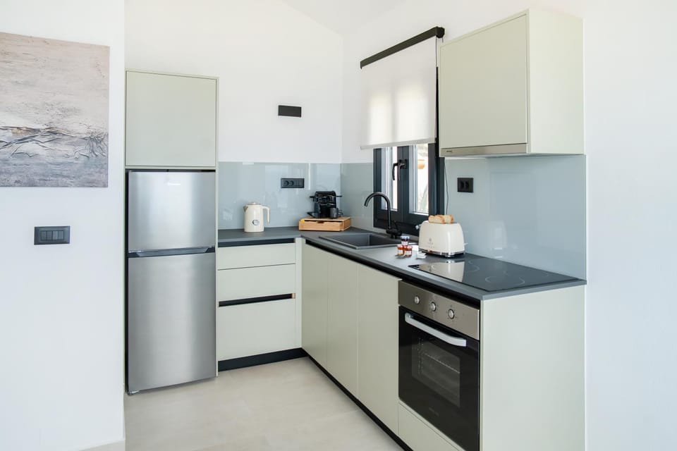 Kitchen or kitchenette, kitchen