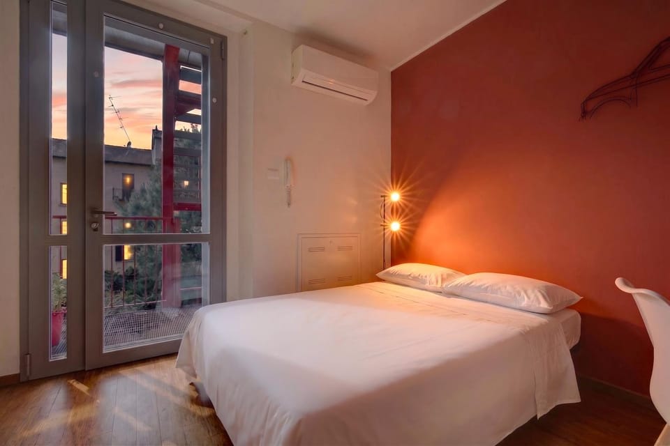 Bed, Living room