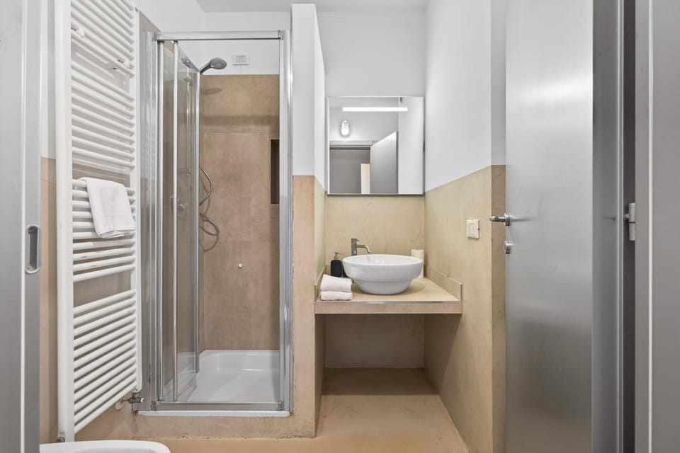 Shower, Bathroom, towels