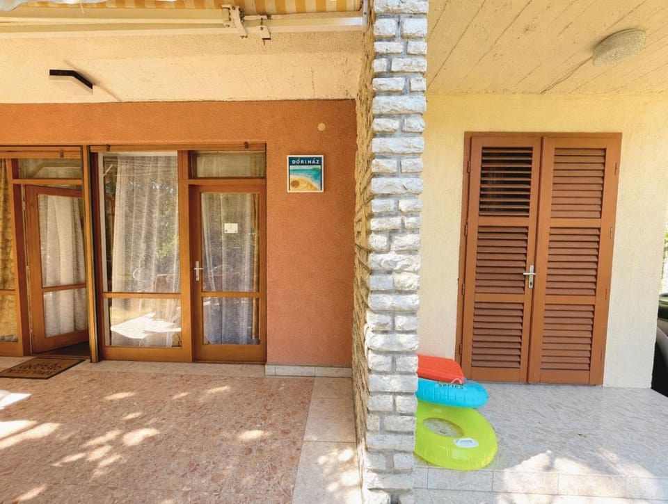 Dóri Holiday Home - Siófok, Aranypart House in Siófok