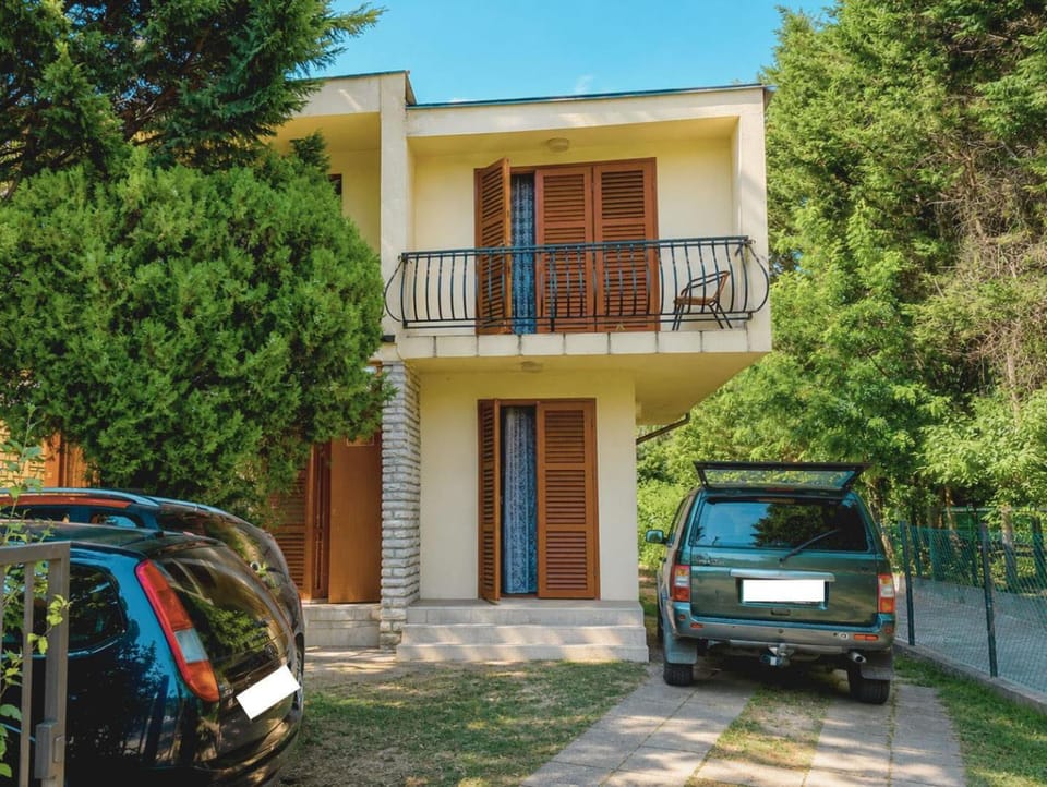 Dóri Holiday Home - Siófok, Aranypart House in Siófok