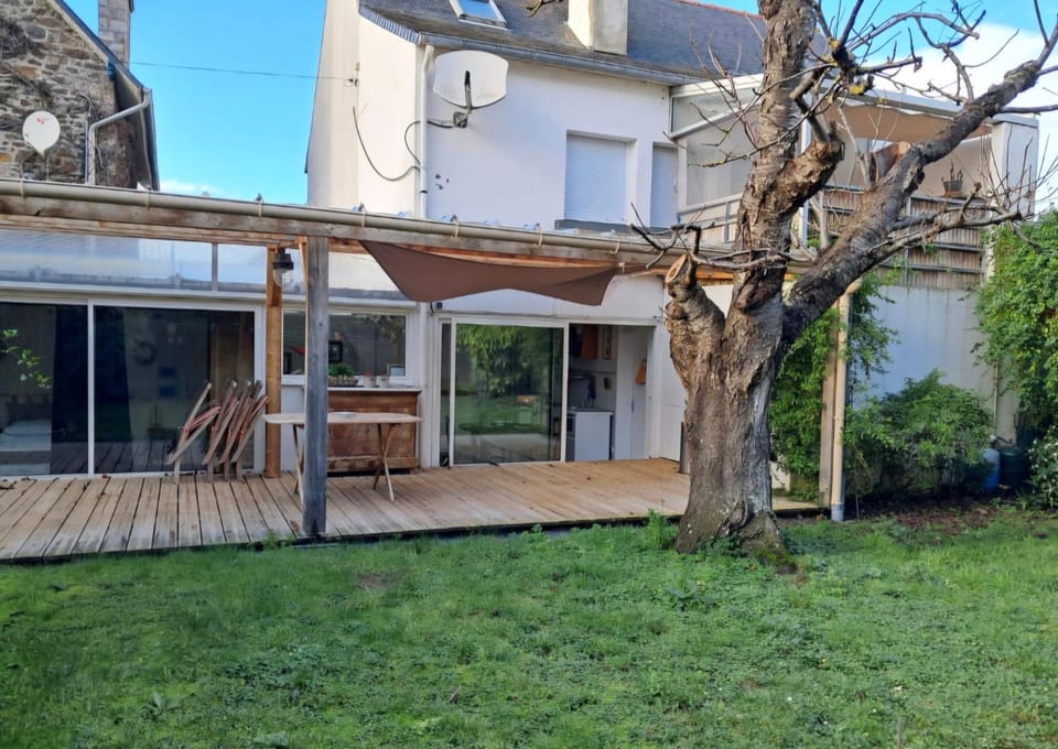 Appartement avec jardin sur la digue du Val André Apartment in Brittany