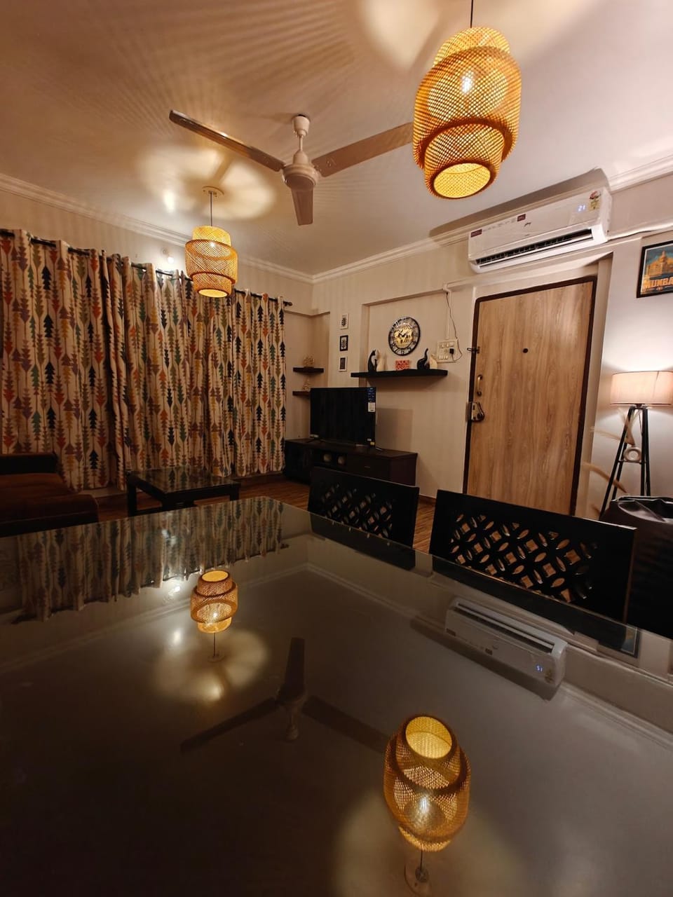 Sérènë-2BHK Balcony-Parking-Bandra Chapel Rd-Cafés Apartment in Mumbai
