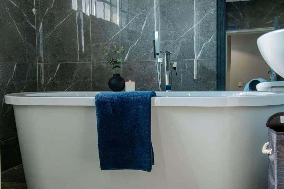 Bathroom, Bath