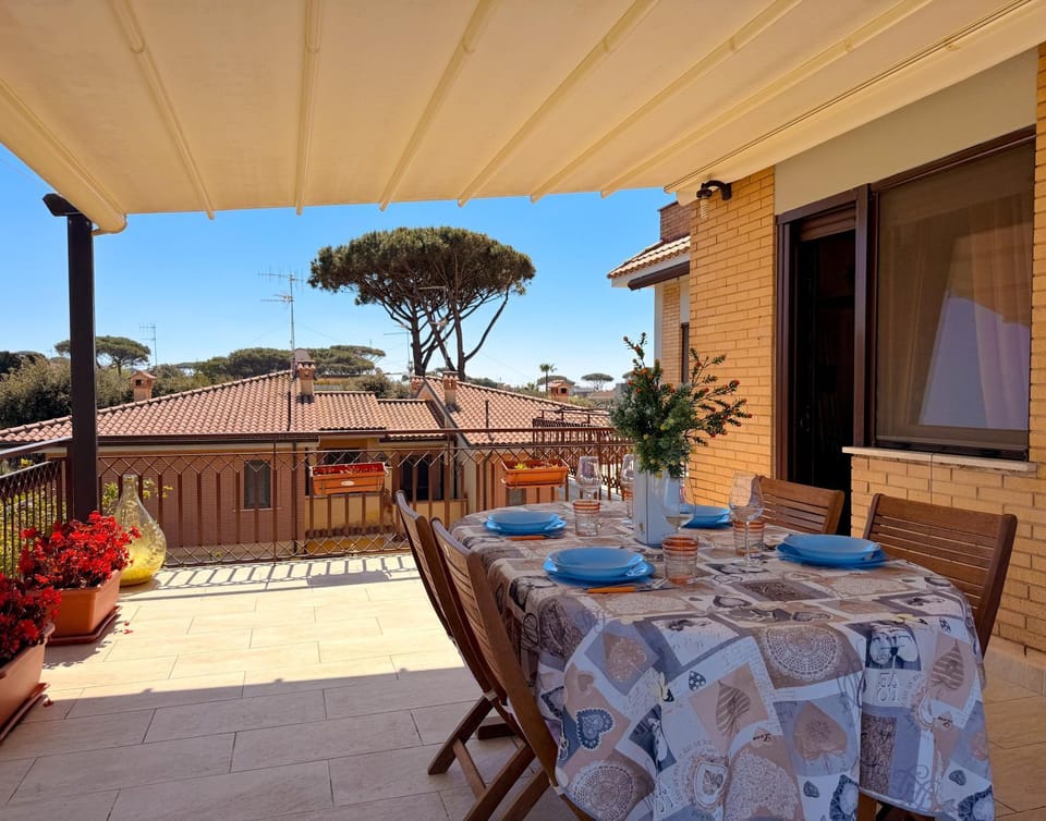 Property building, Patio, Day, View (from property/room), Balcony/Terrace, Dining area