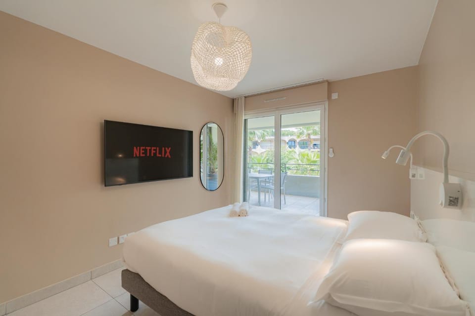 Wonderful 2BR - pool and sea - parking Apartment in Villeneuve-Loubet