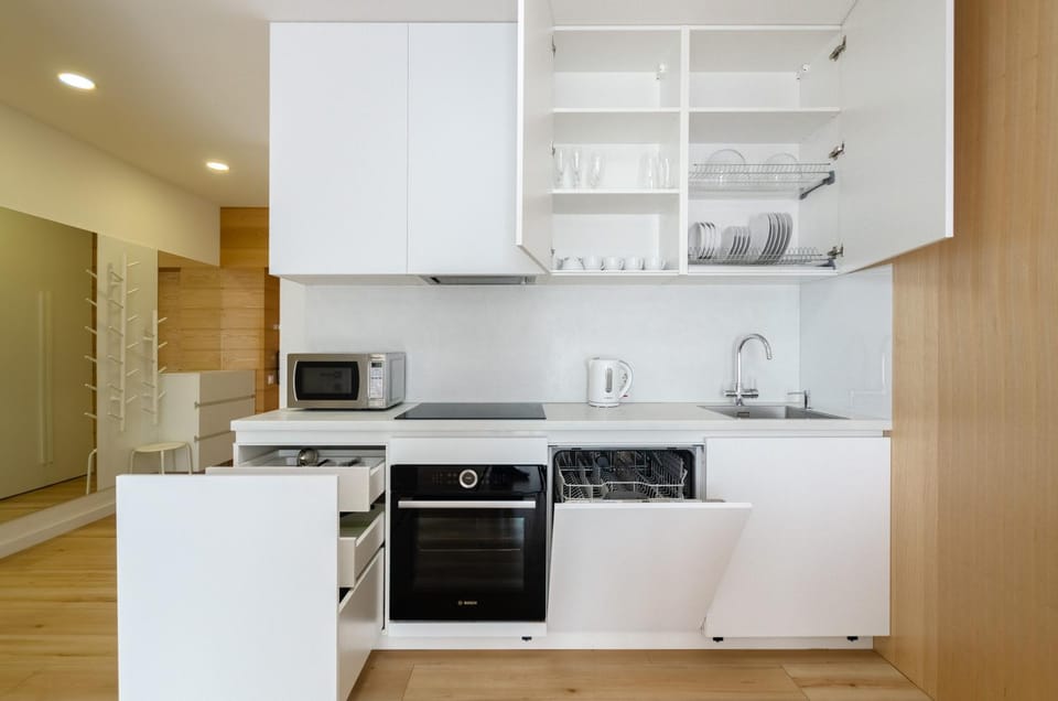 Kitchen or kitchenette, dishwasher, microwave, oven, pet friendly