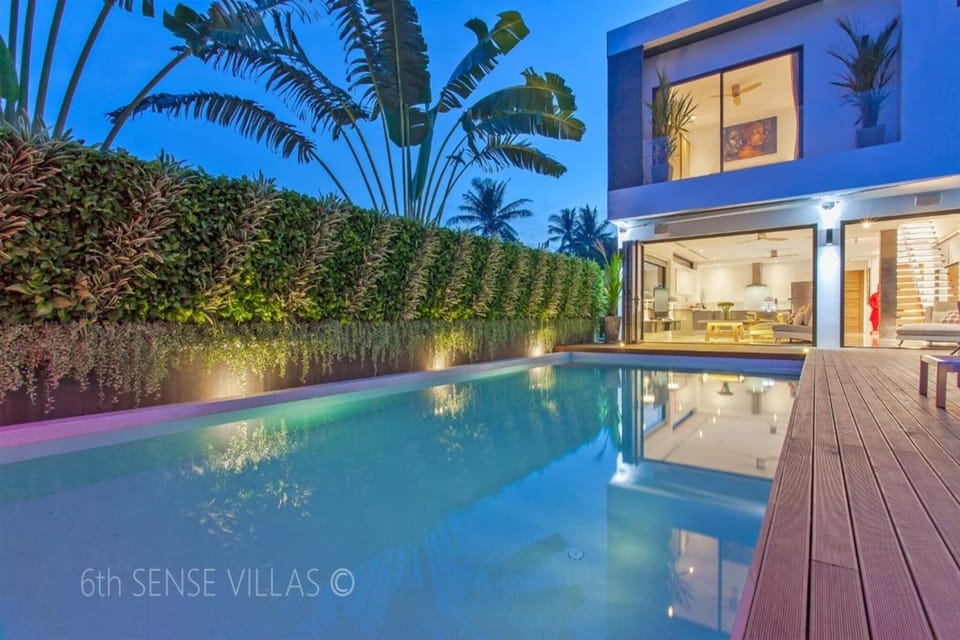 Patio, Pool view, Swimming pool, sunbed