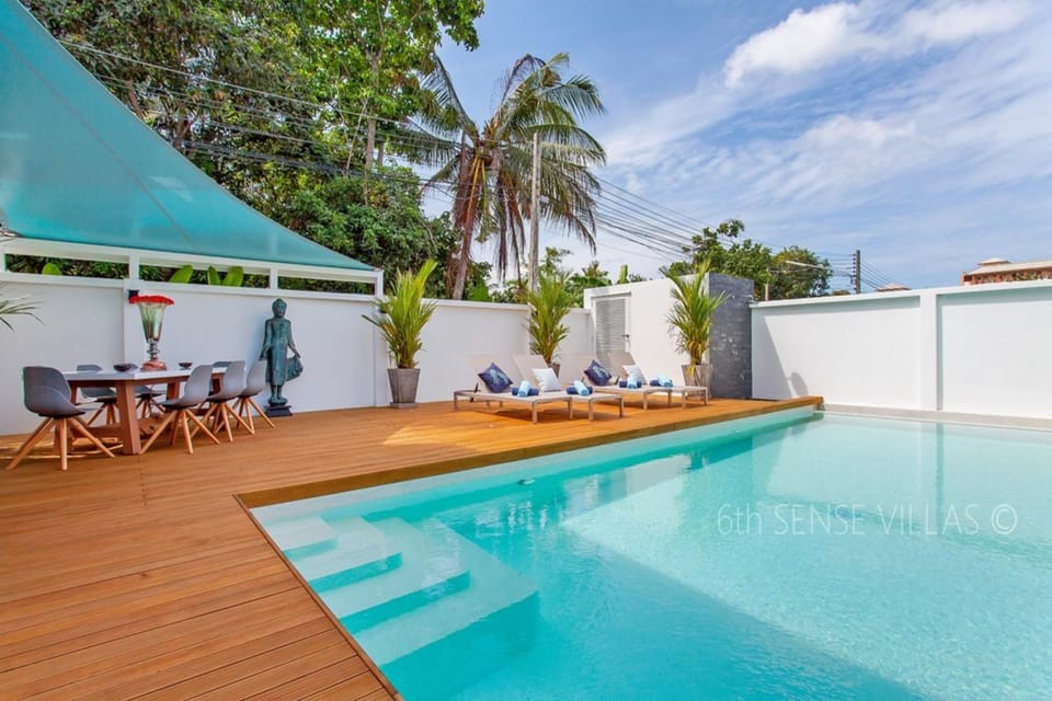 Patio, Pool view, Swimming pool, sunbed