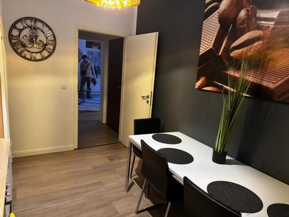 Dining area, kitchen