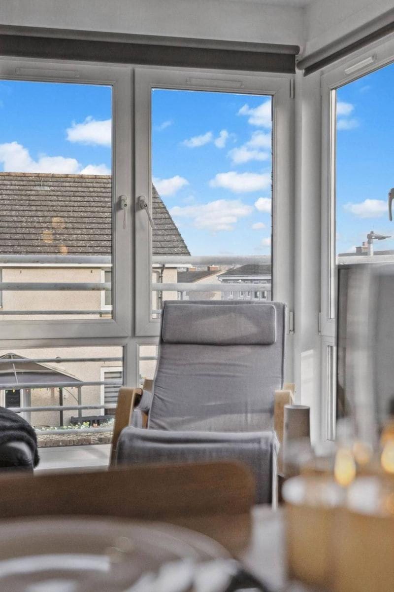 Saughton 2BR Free Private Parking Near Tram station Apartment in Edinburgh