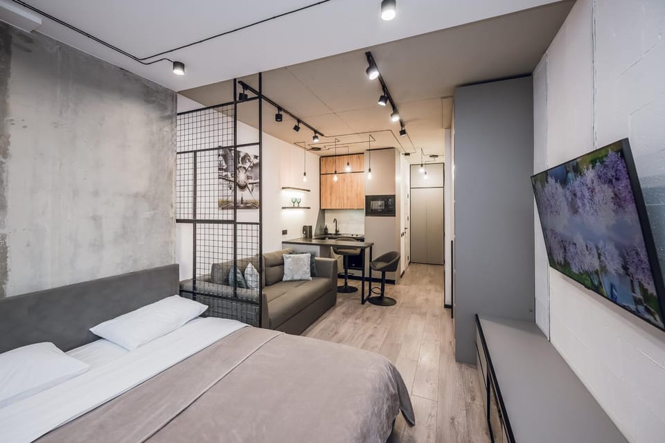 Bed, TV and multimedia, fireplace