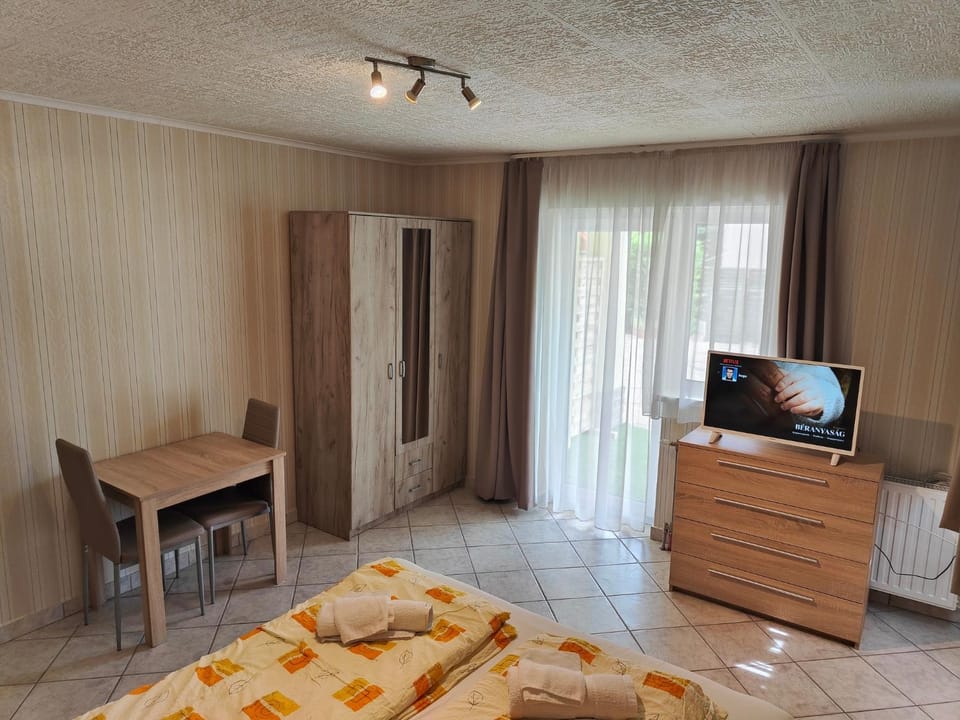 Sárga Apartman Ház Vacation rental in Hungary