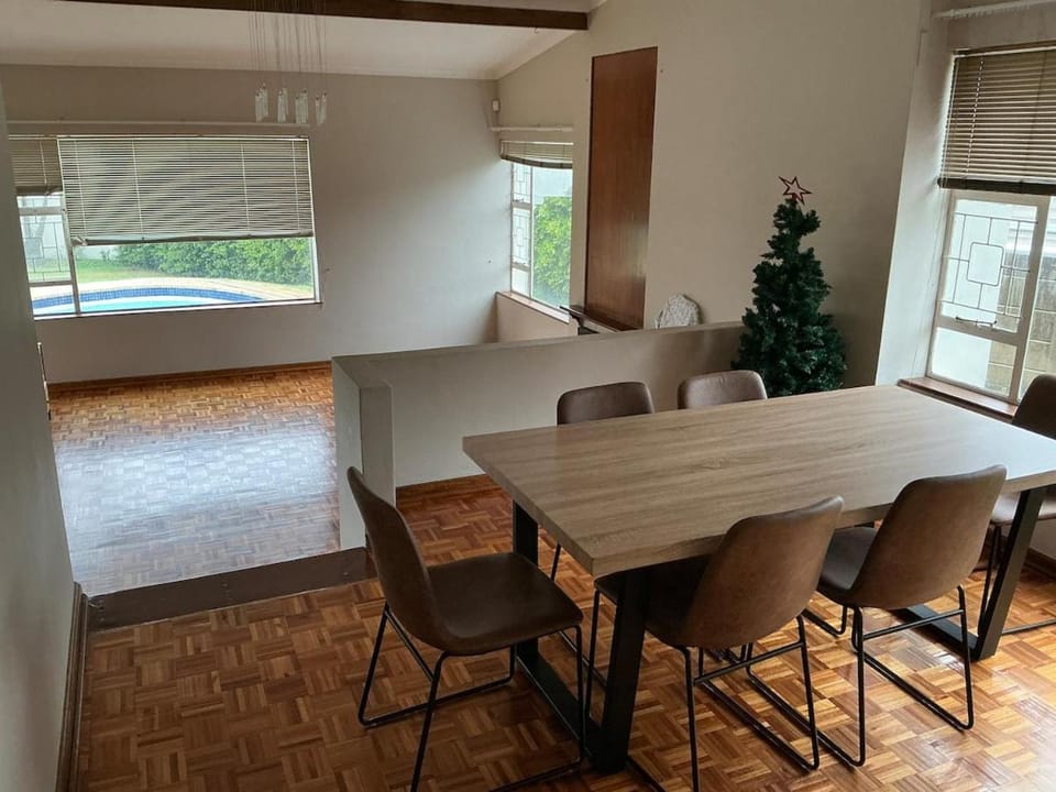 Entire 3 bed Family home in Cotswold House in Port Elizabeth