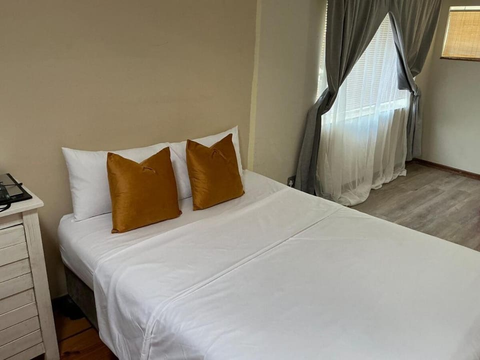 Entire 3 bed Family home in Cotswold House in Port Elizabeth