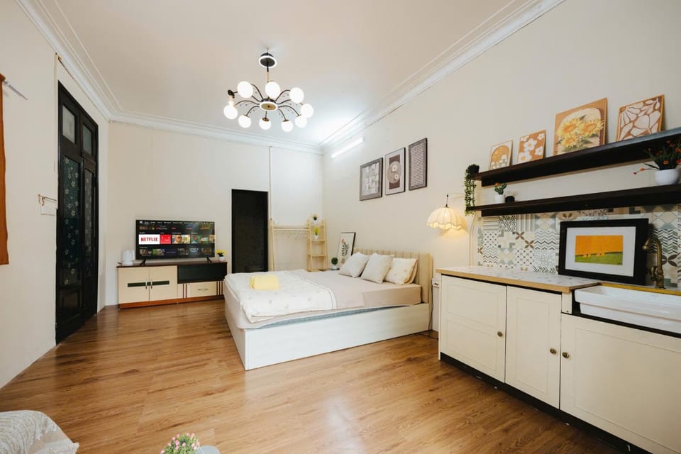 Bed, Photo of the whole room, Bedroom