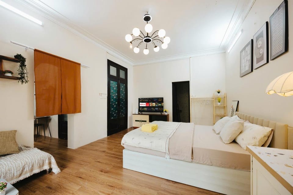 Bed, Photo of the whole room, Bedroom