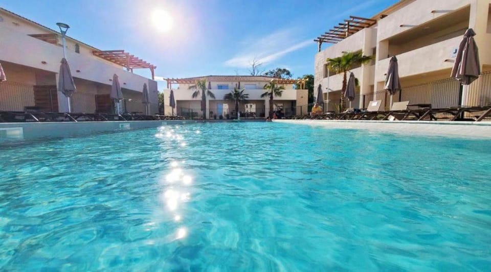 Swimming pool, Swimming pool