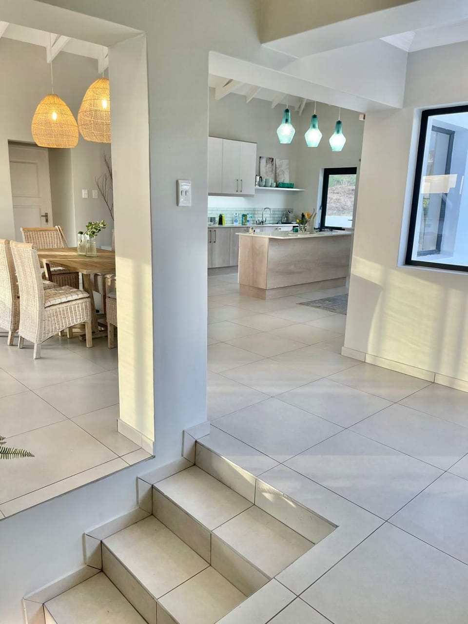 Facade/entrance, Kitchen or kitchenette, Dining area