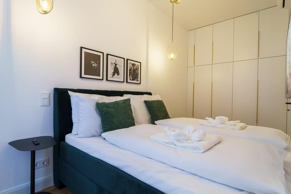 Bed, Bedroom, wardrobe