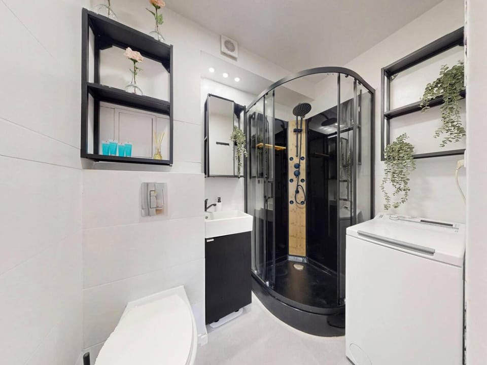 Blossom Suites Metro Politechnika City Centre Apartment in Warsaw