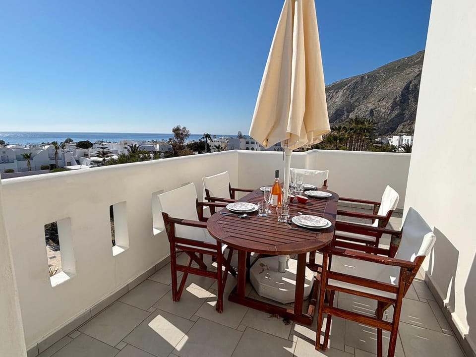 Patio, Day, Natural landscape, View (from property/room), Balcony/Terrace, Dining area, Mountain view, Sea view