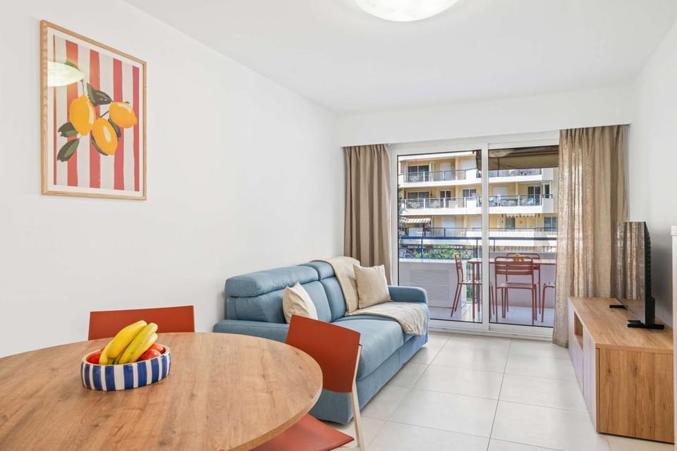 Eden Parc - Magnifique 2 chambres centre ville parking AC Apartment in Menton