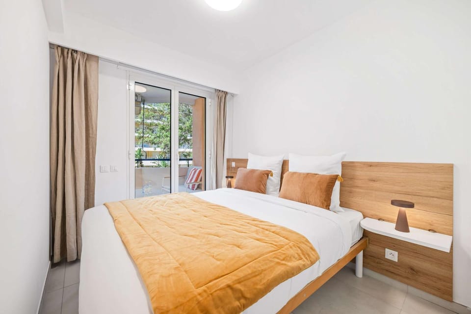 Eden Parc - Magnifique 2 chambres centre ville parking AC Apartment in Menton