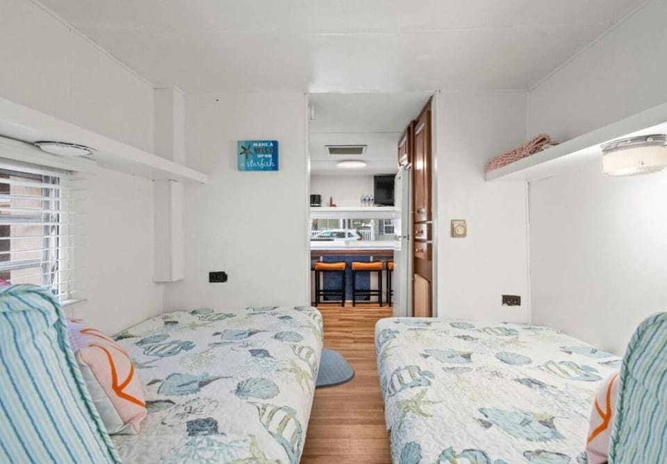 1603 Ocean Lakes Pet Friendly Golf Cart-Beach Bum House in Surfside Beach