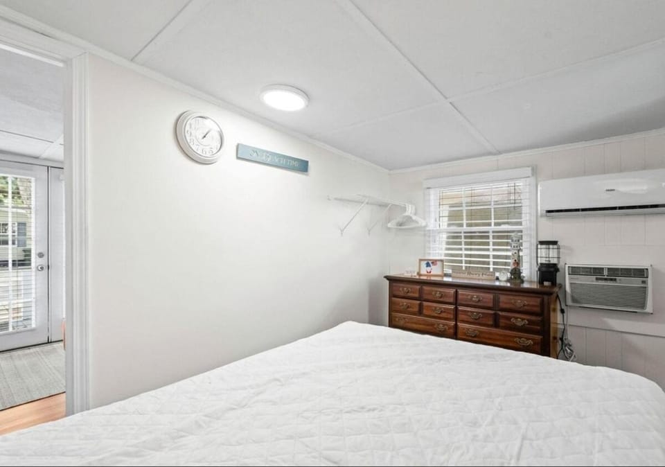 1603 Ocean Lakes Pet Friendly Golf Cart-Beach Bum House in Surfside Beach