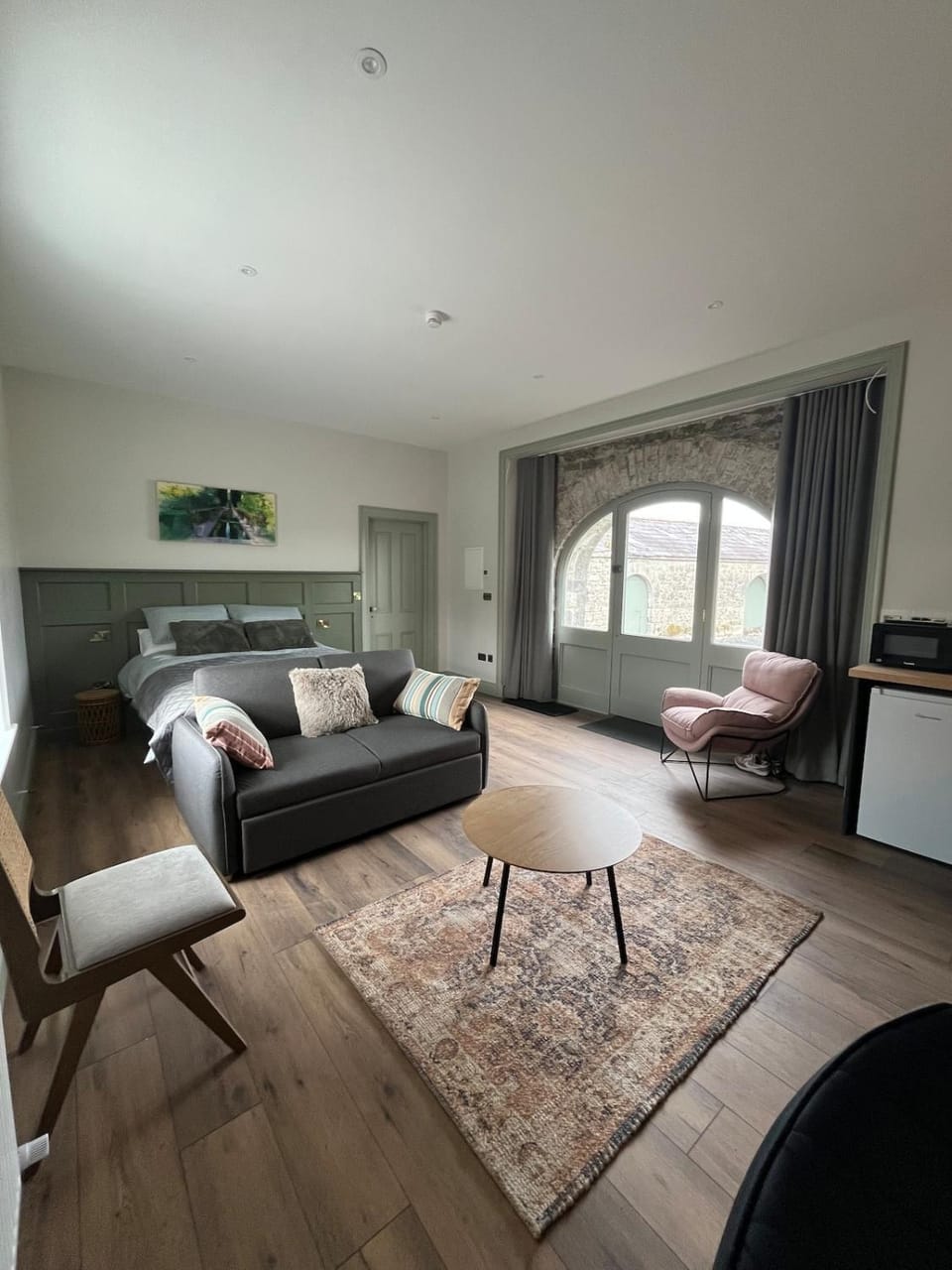 Living room, Photo of the whole room, Bedroom