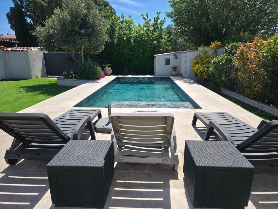 Natural landscape, Garden, Garden view, Pool view, Swimming pool, Swimming pool, sunbed