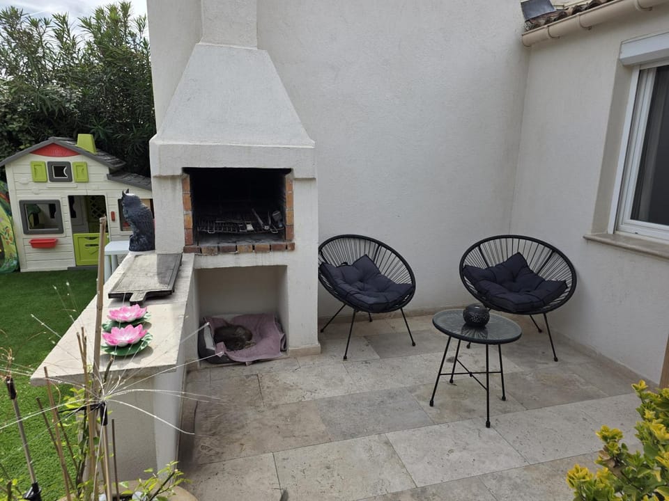 BBQ facilities, BBQ facilities, Seating area, sunbed