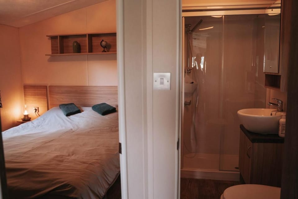 De Wilg Beerse, tiny house with meadow view, animals House in North Brabant (province)