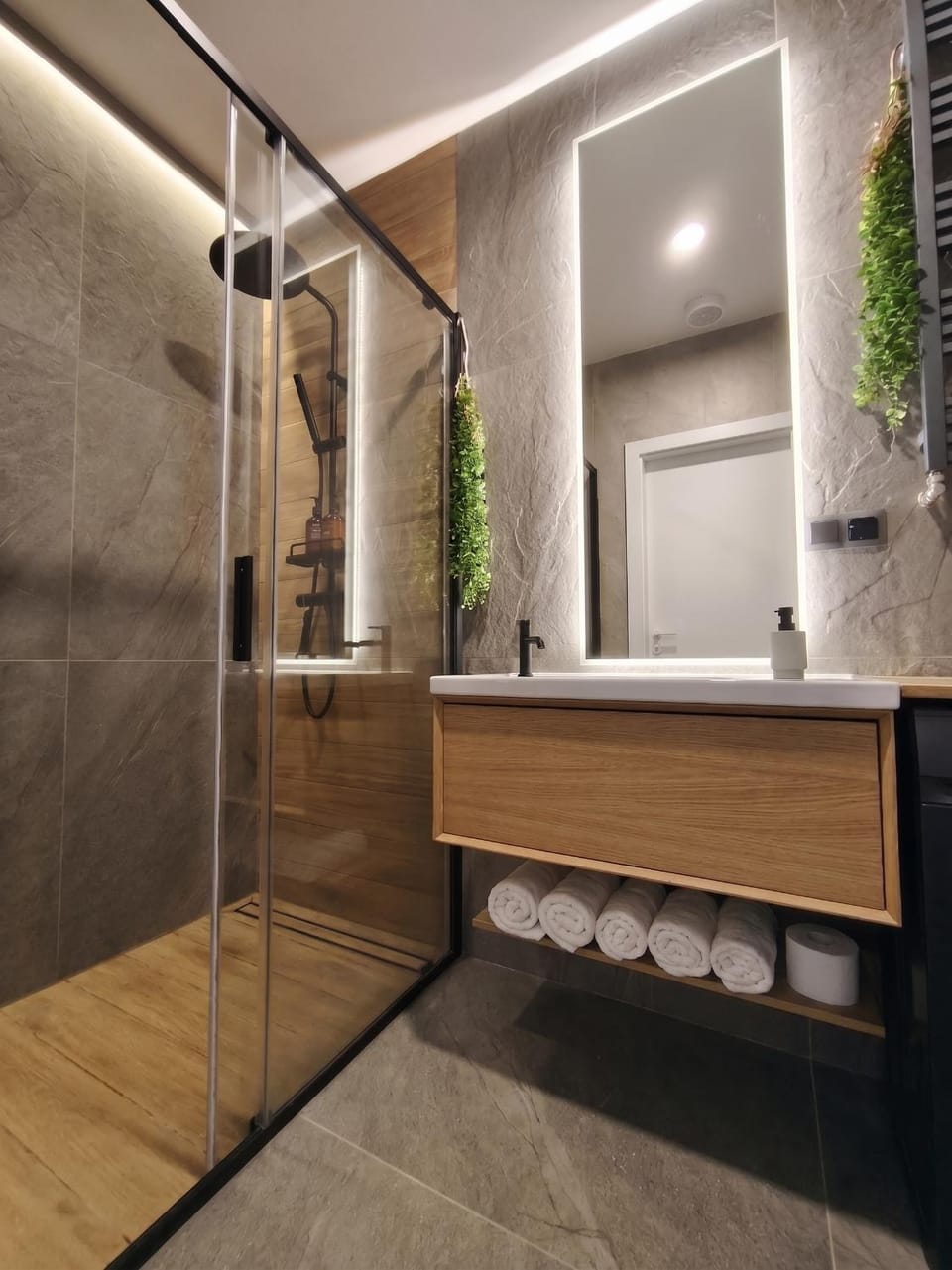 Shower, Bathroom, towels