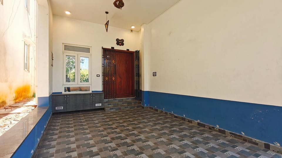 Facade/entrance, Parking