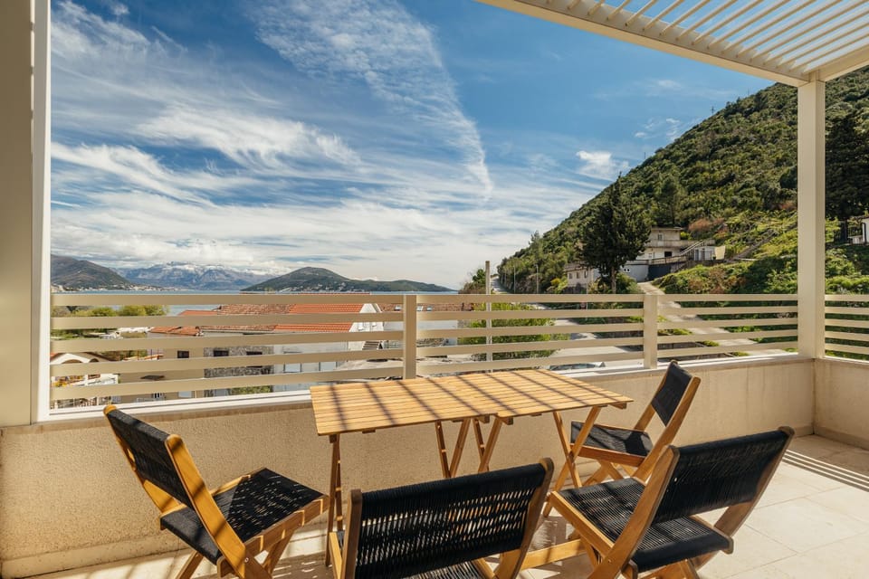 Living room, Diving, Diving, City view, Lake view, Mountain view, Sea view, Street view