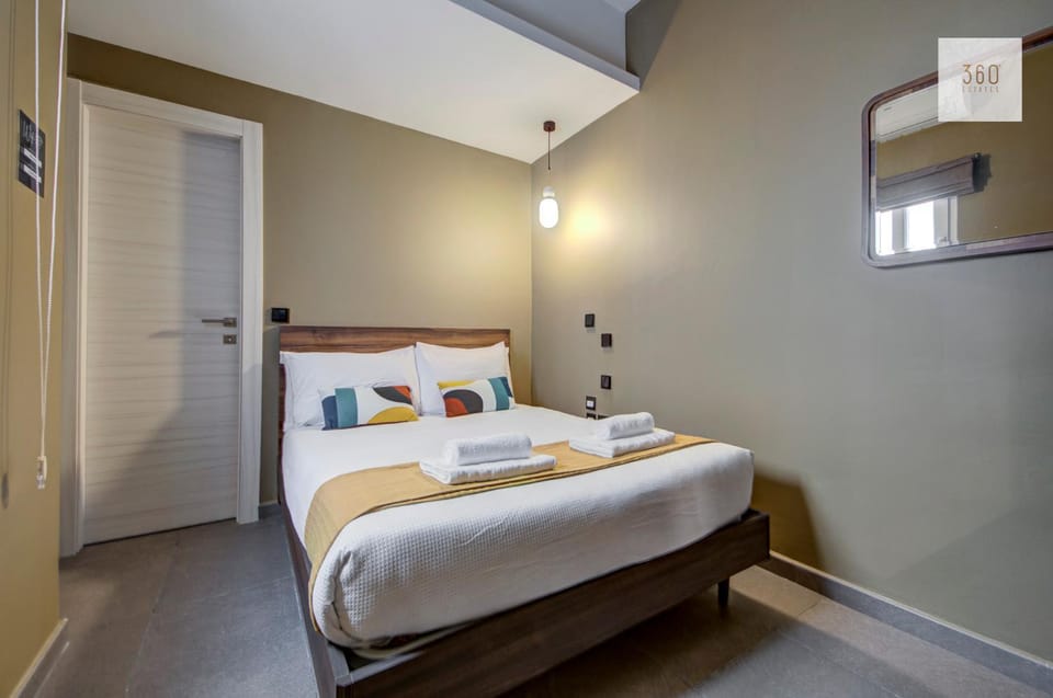 Bed, Photo of the whole room, Bedroom, towels, wardrobe