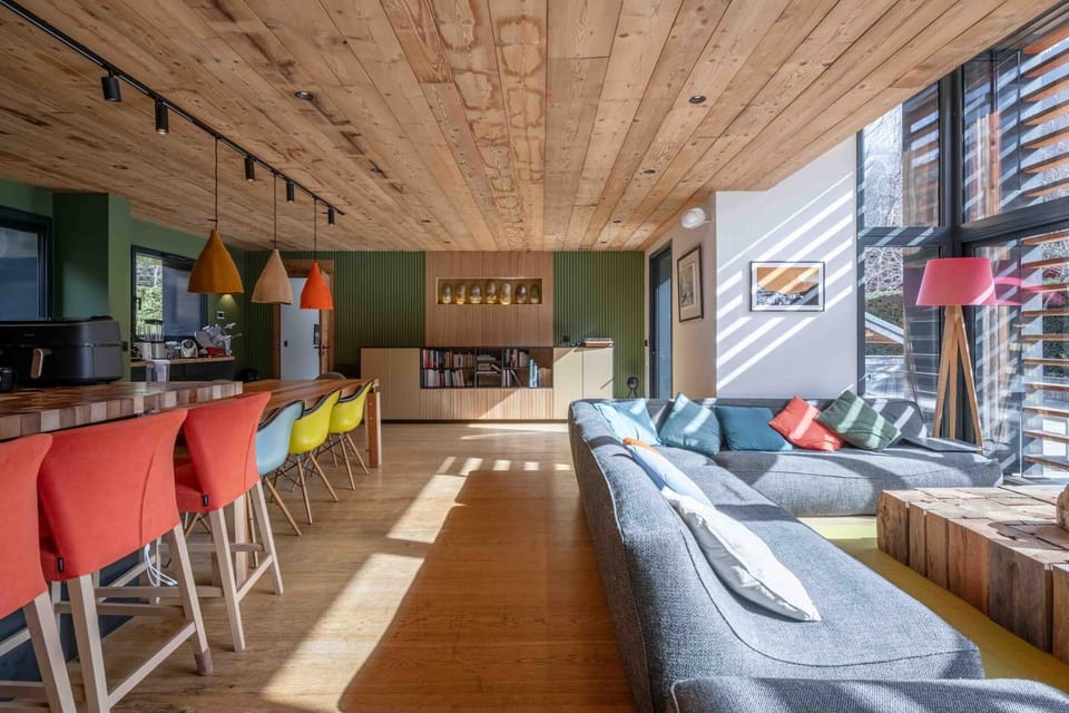 Library, Living room, kitchen