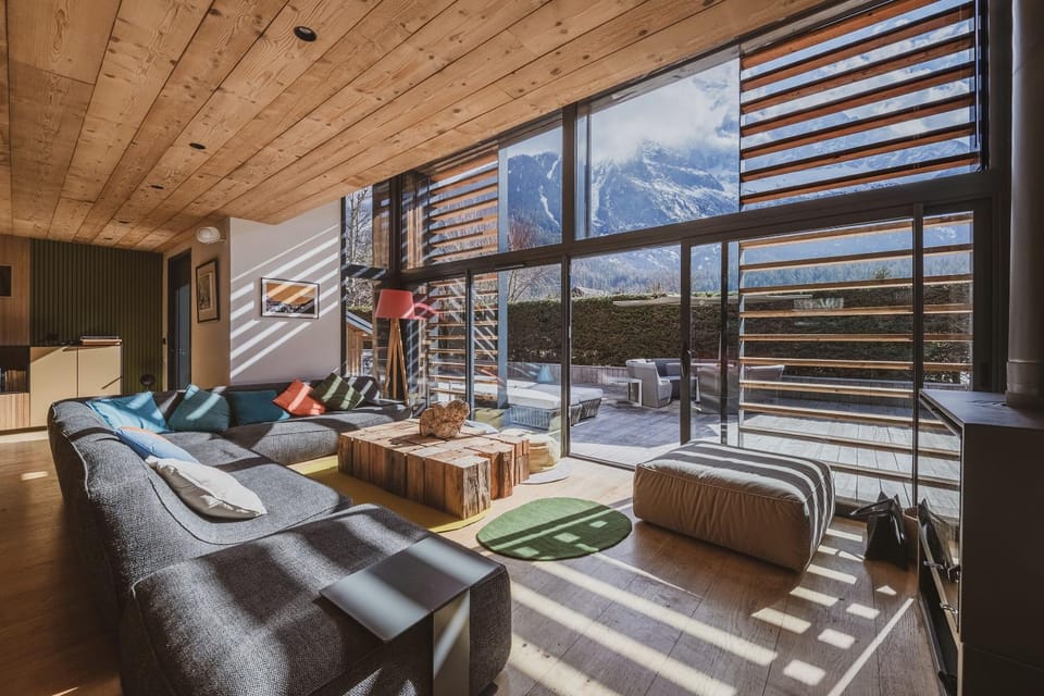 Living room, Mountain view