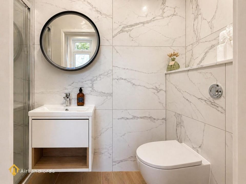 Modern Studio in the Heart of Hounslow! Apartment in Twickenham