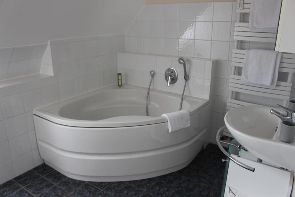 Bathroom, Bath
