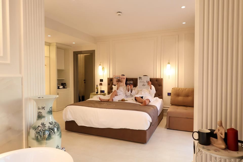 Bed, Photo of the whole room