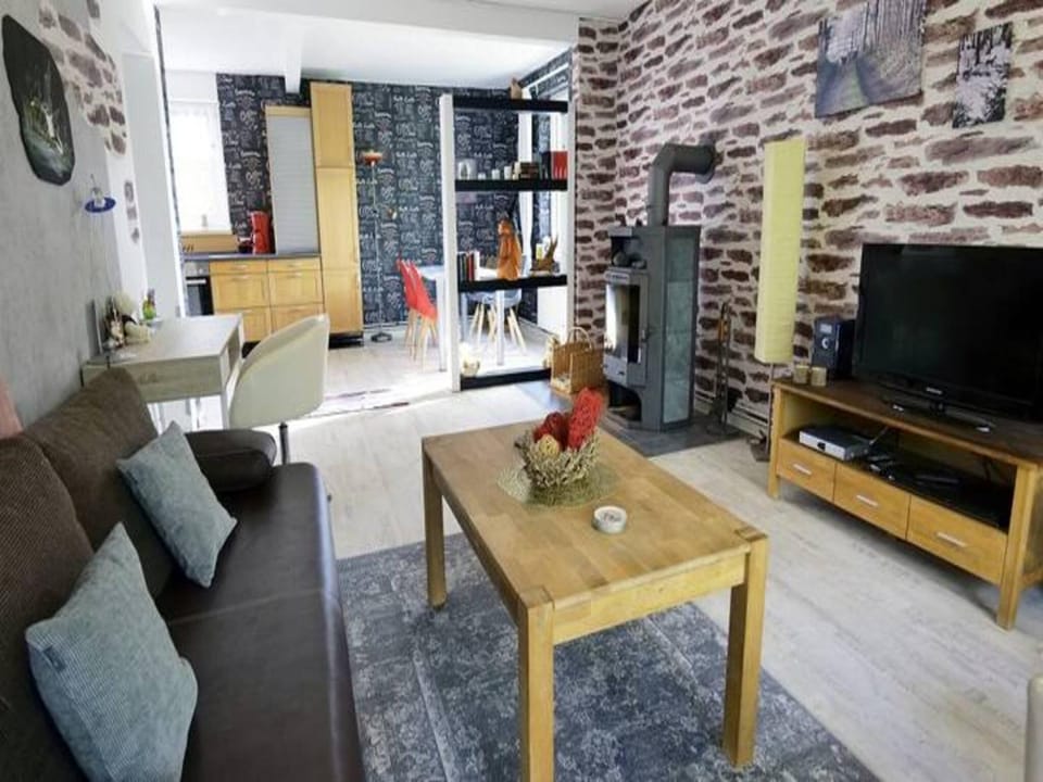 TV and multimedia, Kitchen or kitchenette, Living room, Seating area