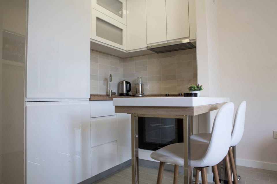 Seating area, kitchen