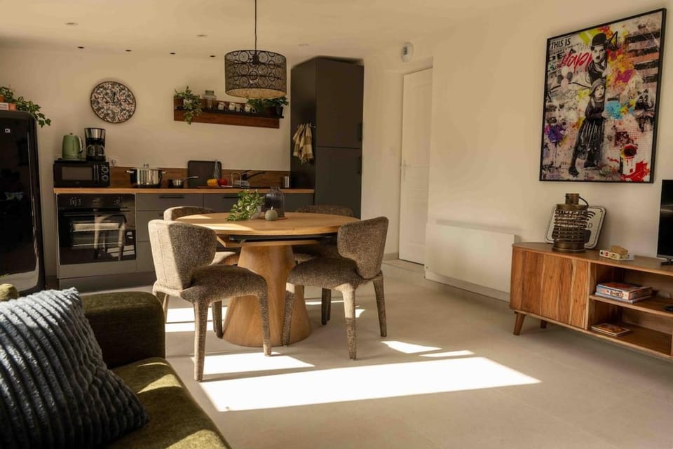 La Maison Chaplin, modern for 4 people and outdoor area House in Pays de la Loire