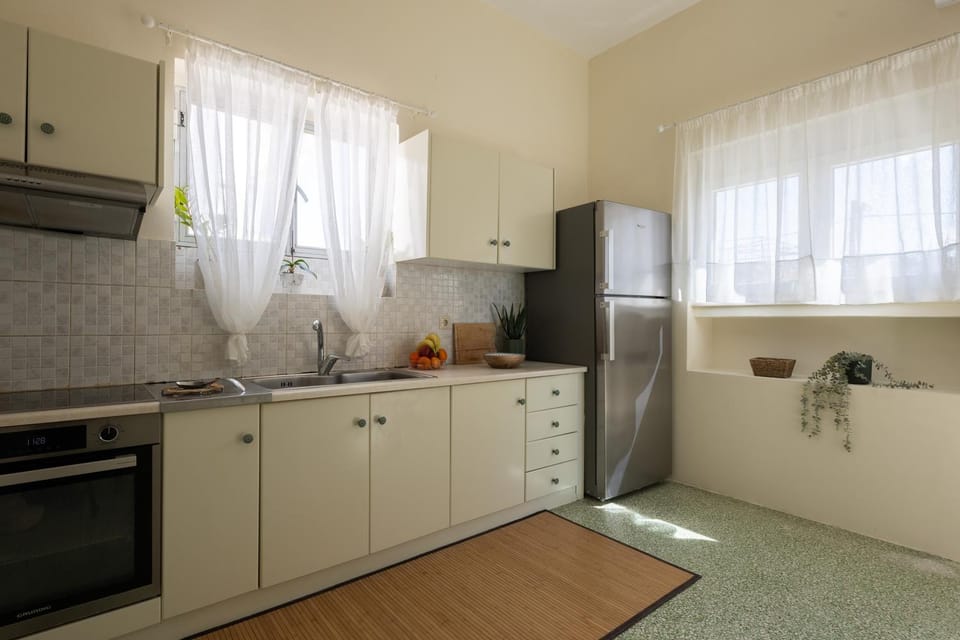 Kitchen or kitchenette, oven, stove